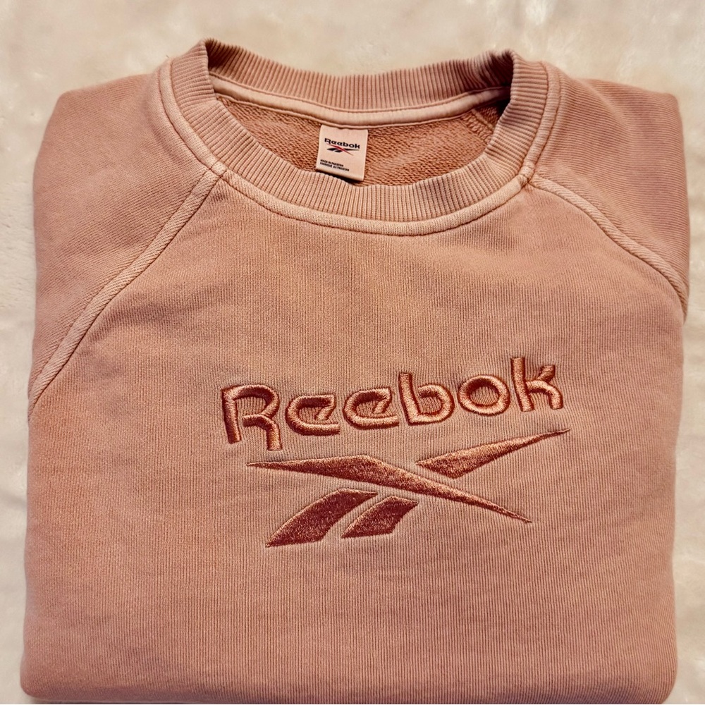 Reebok Women's Soft Coral Cropped Crew Neck Sweatshirt Size Small NWOT